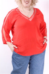 חולצה אדומה בגימור רשת- L-XL